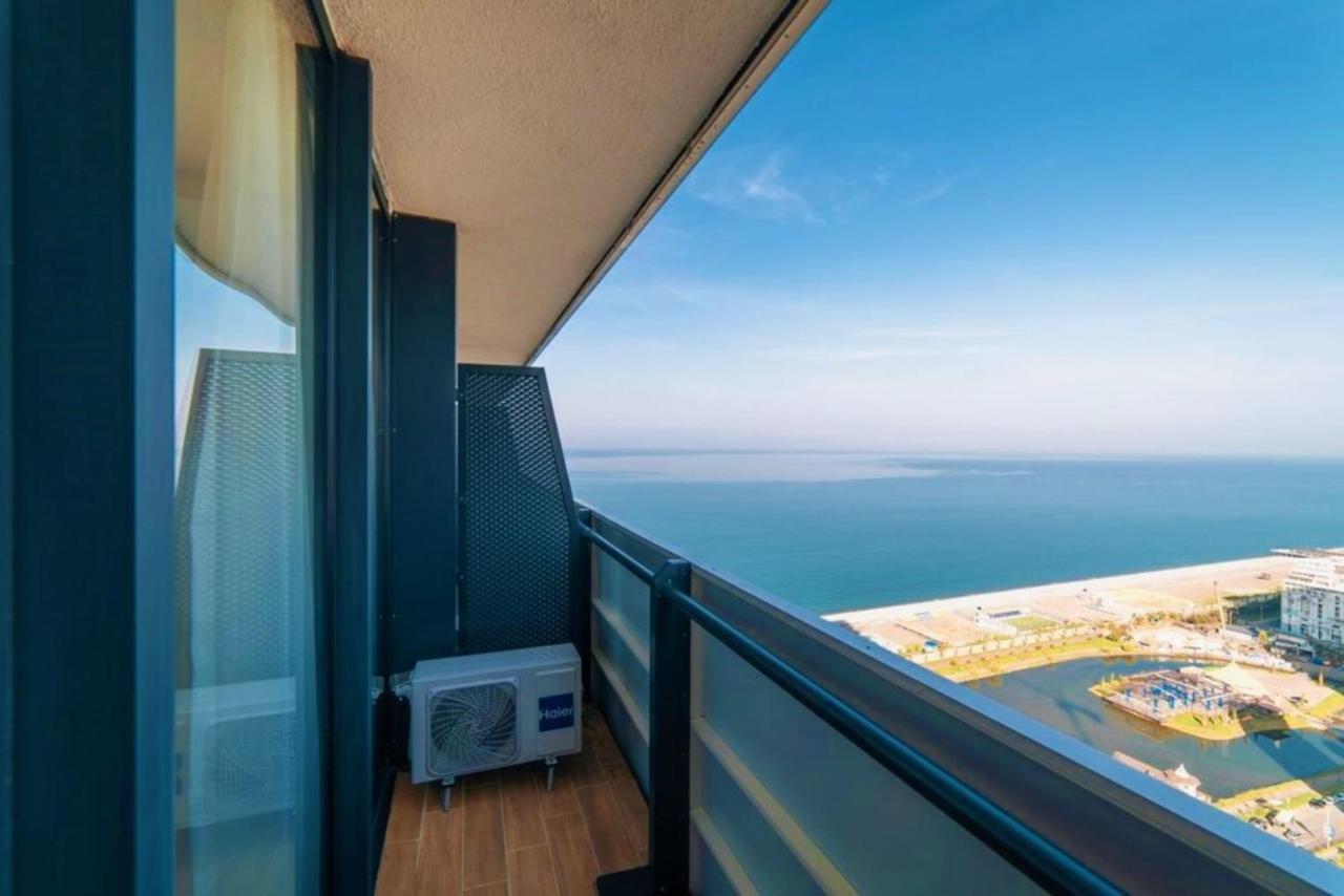 Batumi Beach Side & Sea View Aparthotel Exterior photo