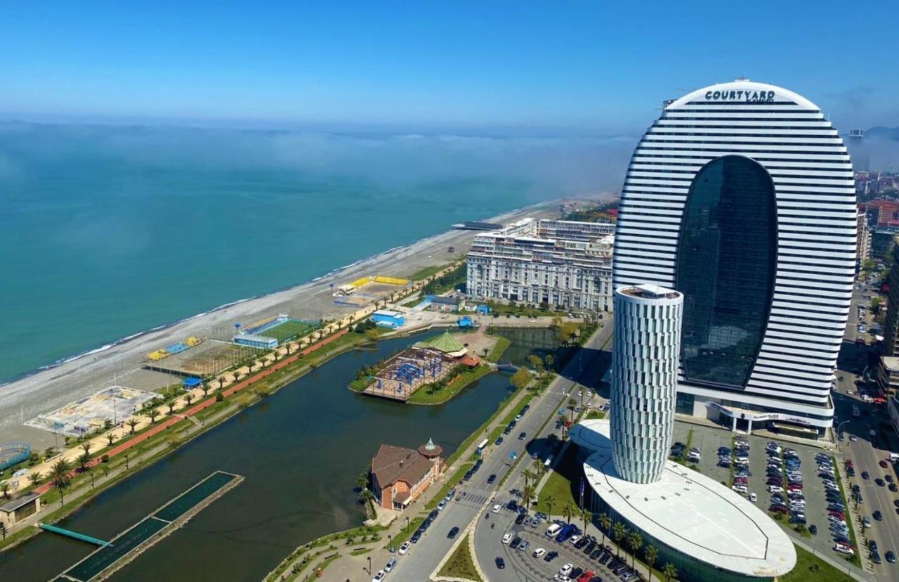 Batumi Beach Side & Sea View Aparthotel Exterior photo