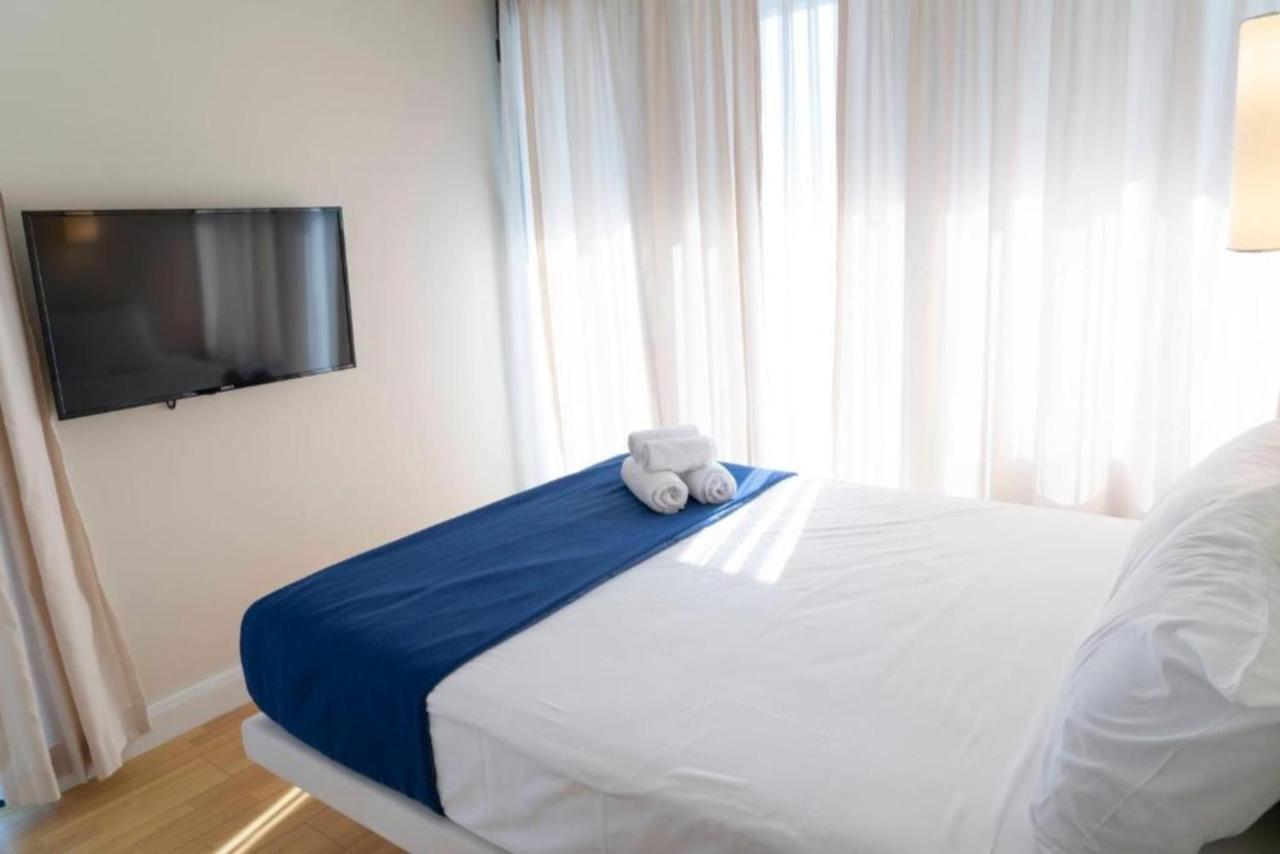 Batumi Beach Side & Sea View Aparthotel Exterior photo